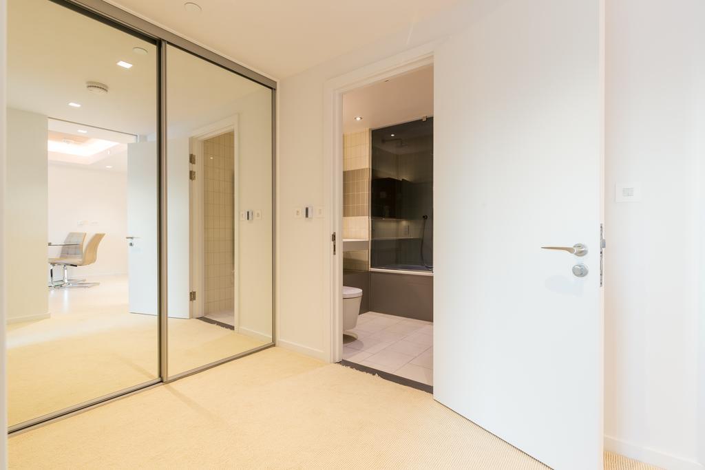 Royal Style Apartment - 5 Mins Walk To Excel London Exterior photo